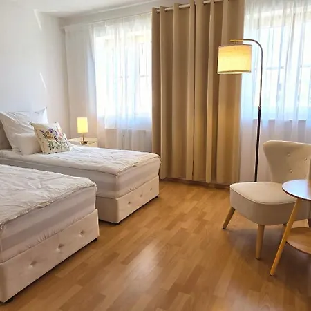 Lake&mountain